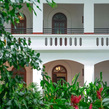 บรุนตัน โบ๊ตยาร์ด - ซีจีเอช เอิร์ธ Hotel Kochi ภายนอก รูปภาพ