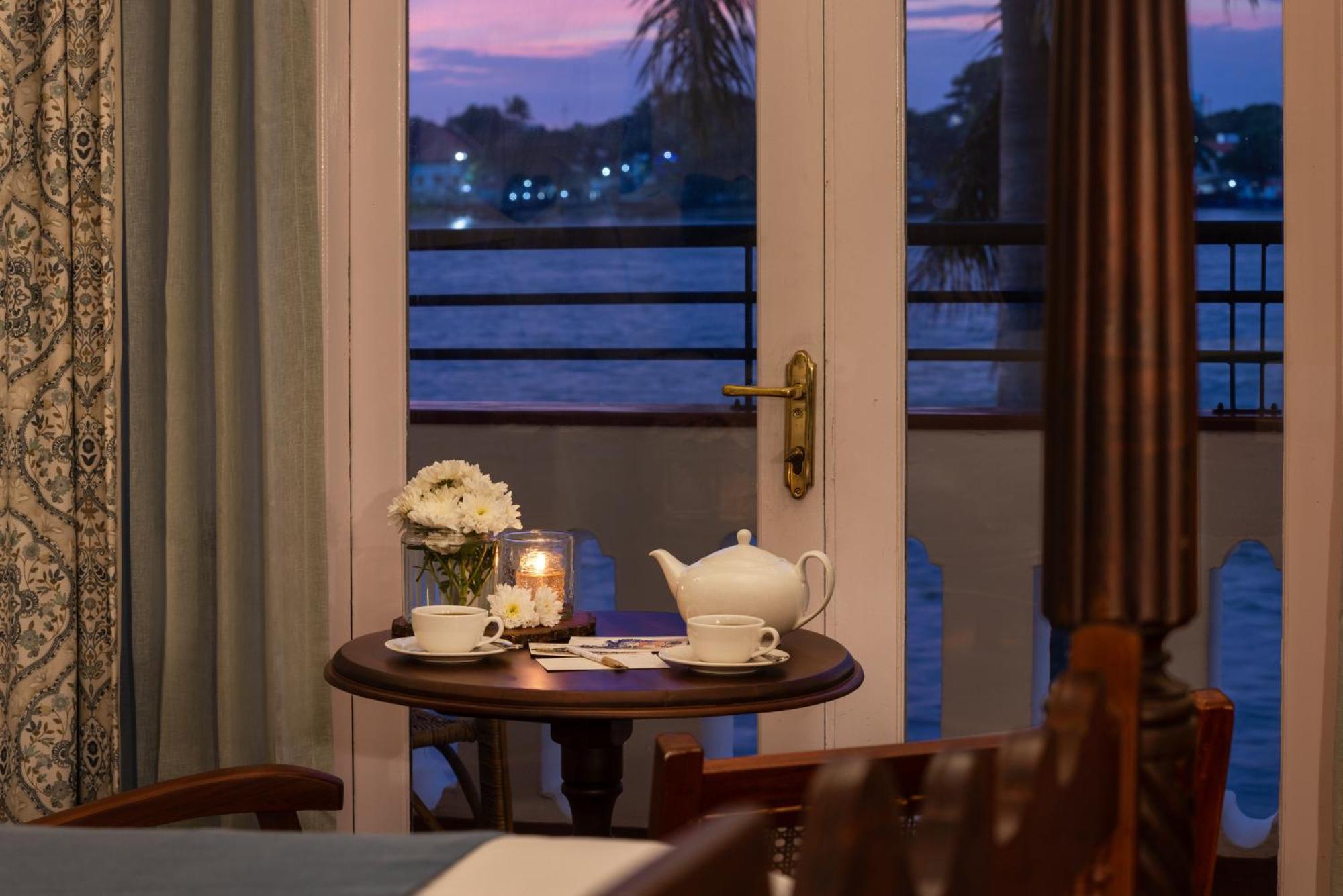 บรุนตัน โบ๊ตยาร์ด - ซีจีเอช เอิร์ธ Hotel Kochi ภายนอก รูปภาพ