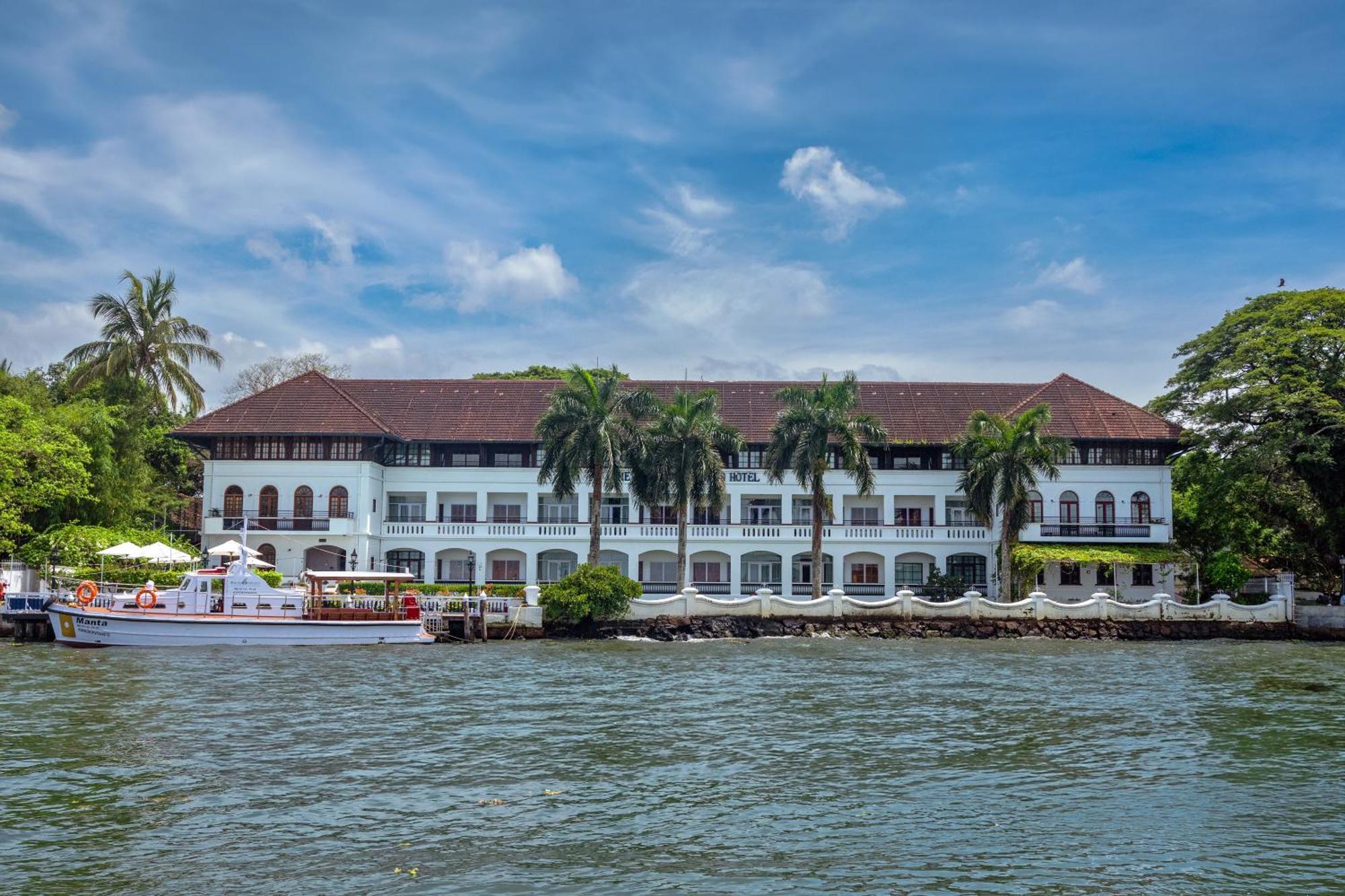 บรุนตัน โบ๊ตยาร์ด - ซีจีเอช เอิร์ธ Hotel Kochi ภายนอก รูปภาพ