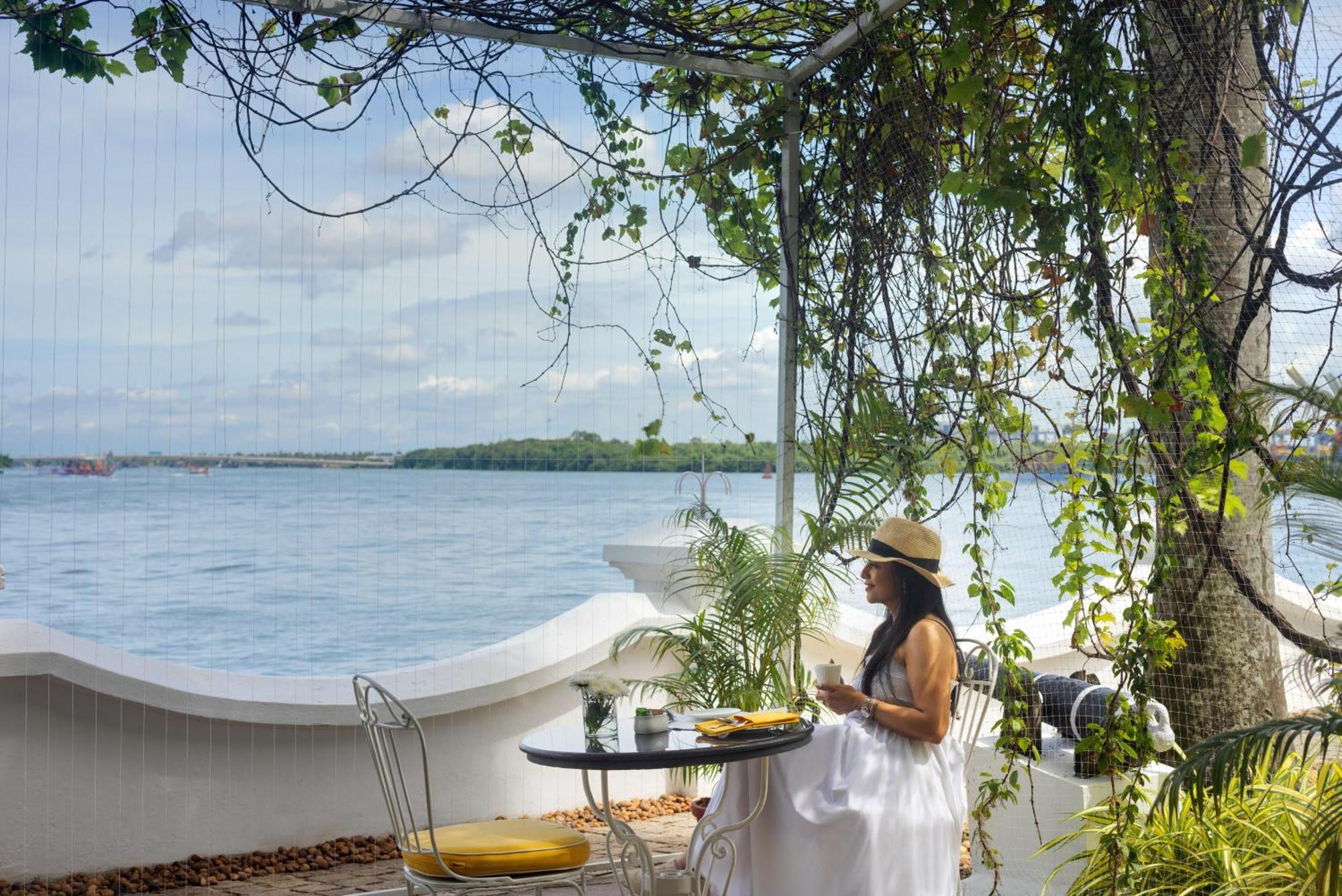 บรุนตัน โบ๊ตยาร์ด - ซีจีเอช เอิร์ธ Hotel Kochi ภายนอก รูปภาพ