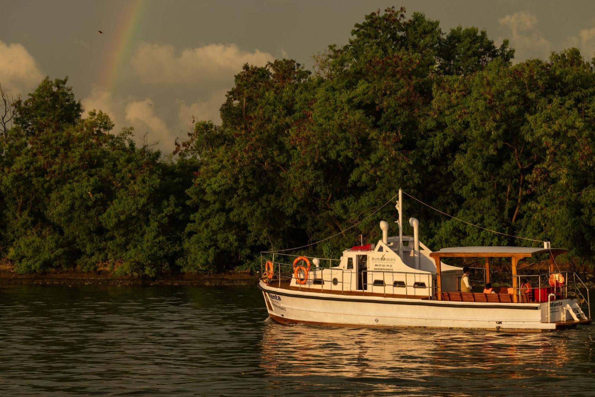 บรุนตัน โบ๊ตยาร์ด - ซีจีเอช เอิร์ธ Hotel Kochi ภายนอก รูปภาพ