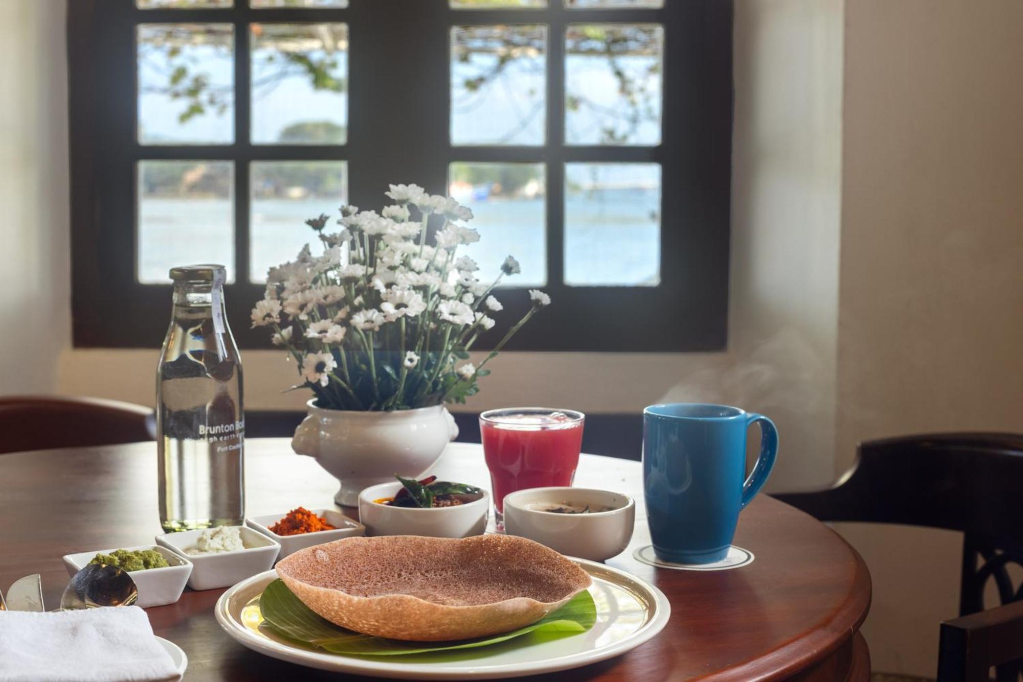 บรุนตัน โบ๊ตยาร์ด - ซีจีเอช เอิร์ธ Hotel Kochi ภายนอก รูปภาพ