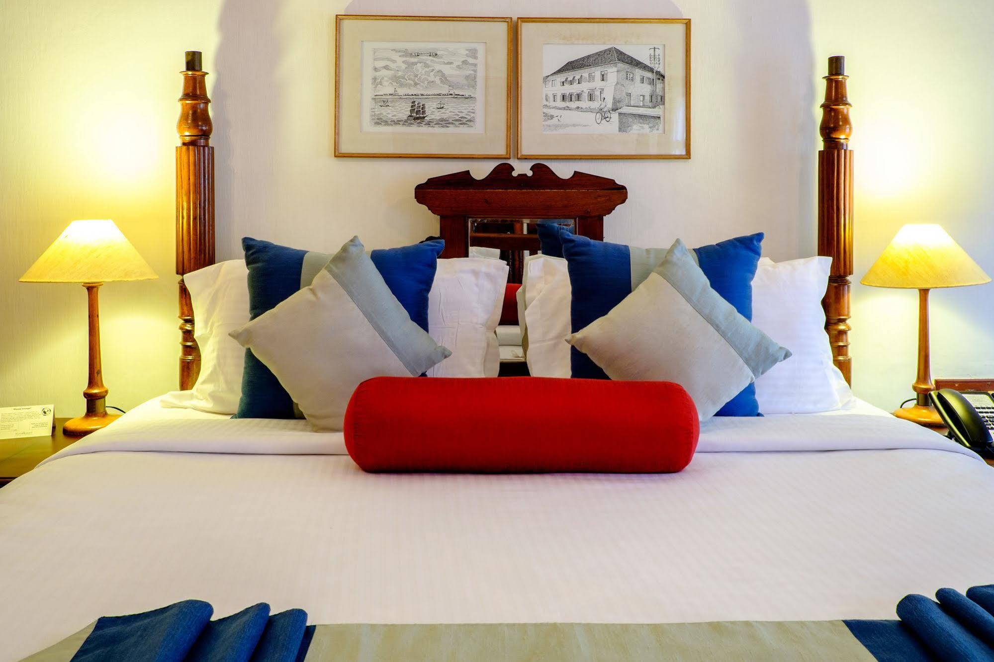 บรุนตัน โบ๊ตยาร์ด - ซีจีเอช เอิร์ธ Hotel Kochi ภายนอก รูปภาพ